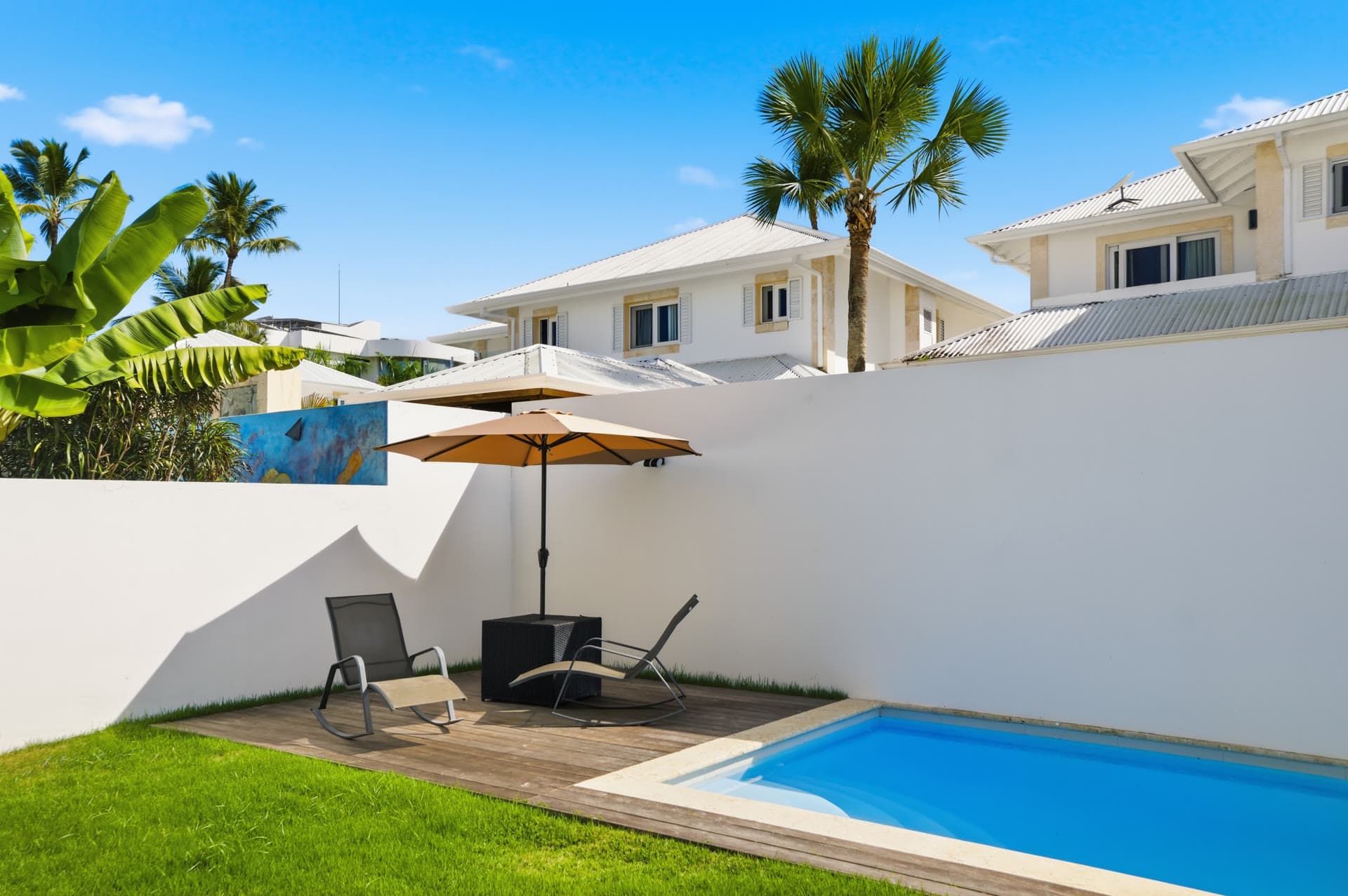 The Azura Residence thumbnail 12