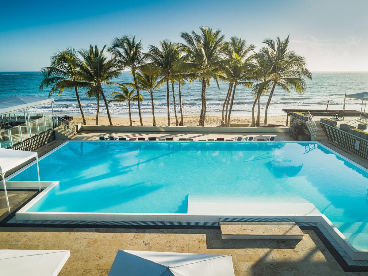Resort infinity pool overlooking ocean